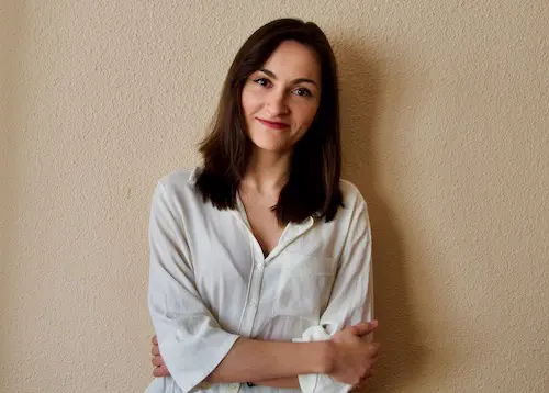 Dr. Elena Martínez